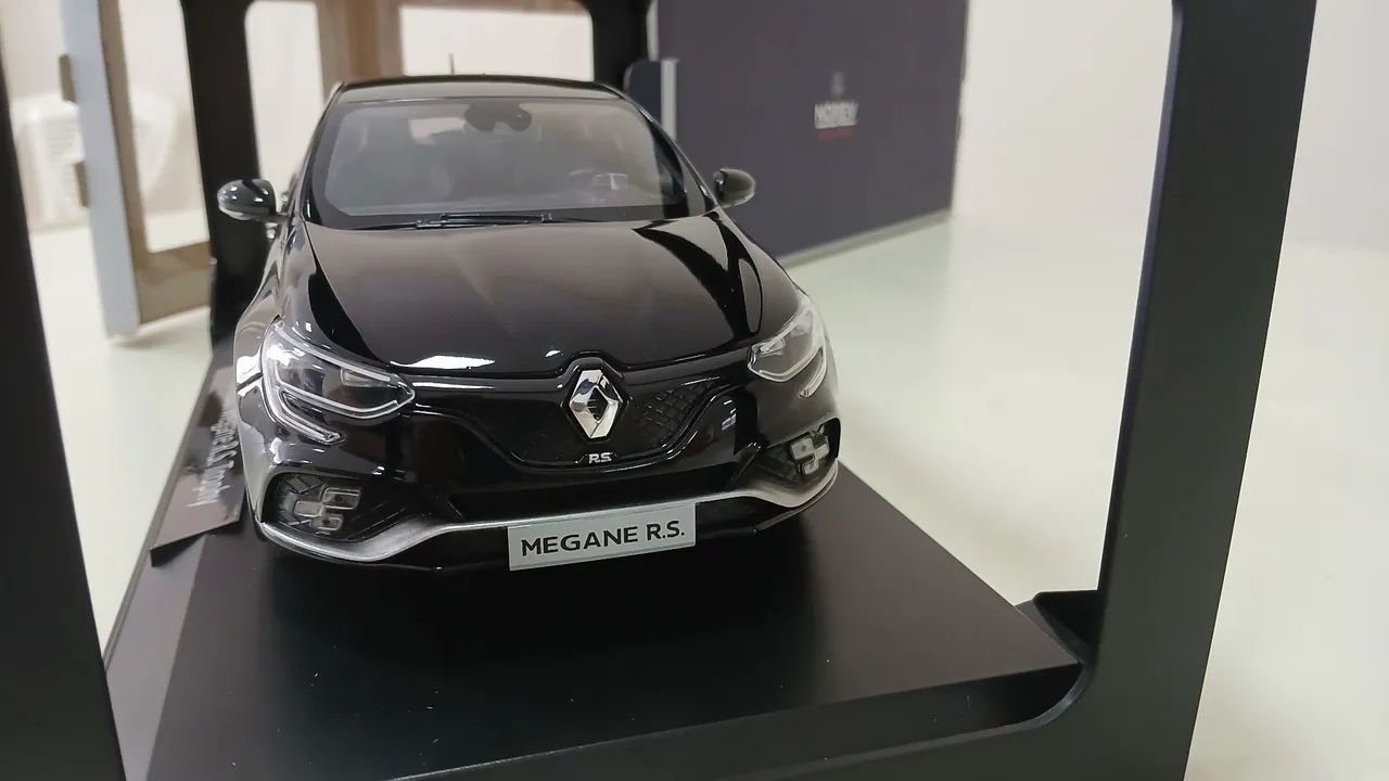 Miniatura Norev Renault Megane R.S 1/18 - Hobbies e coleções