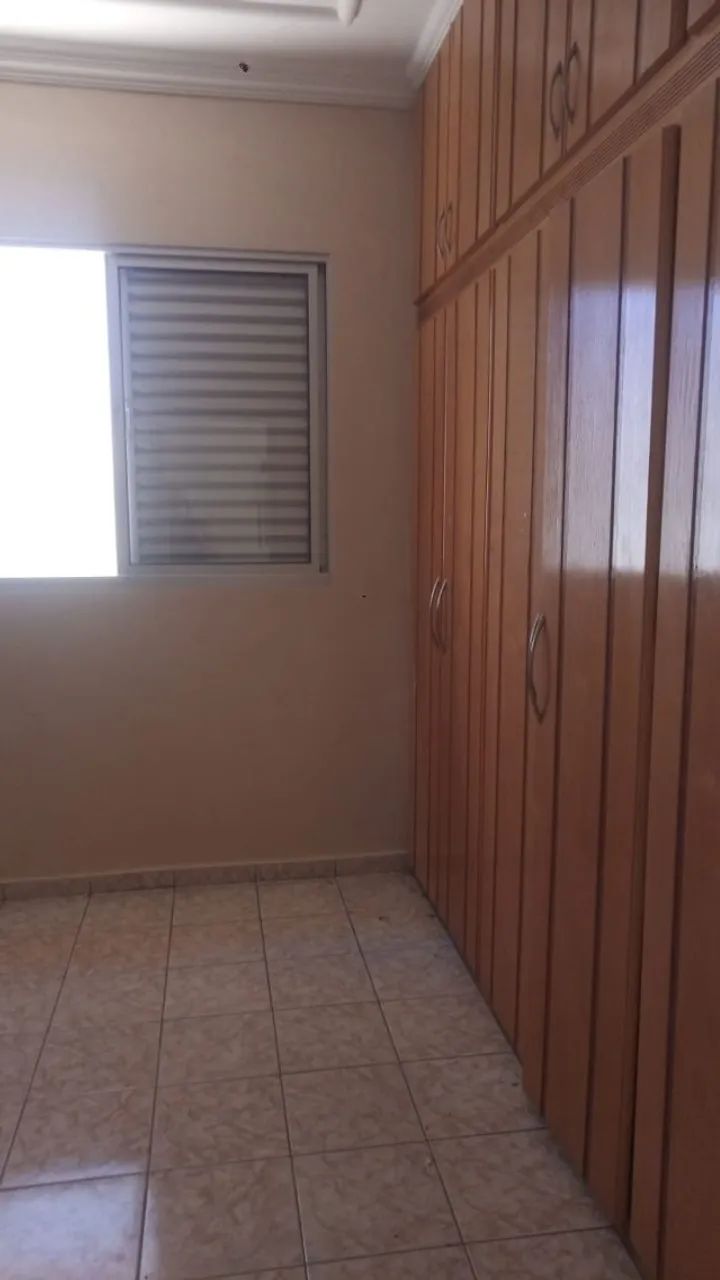 alugo quarto centro 