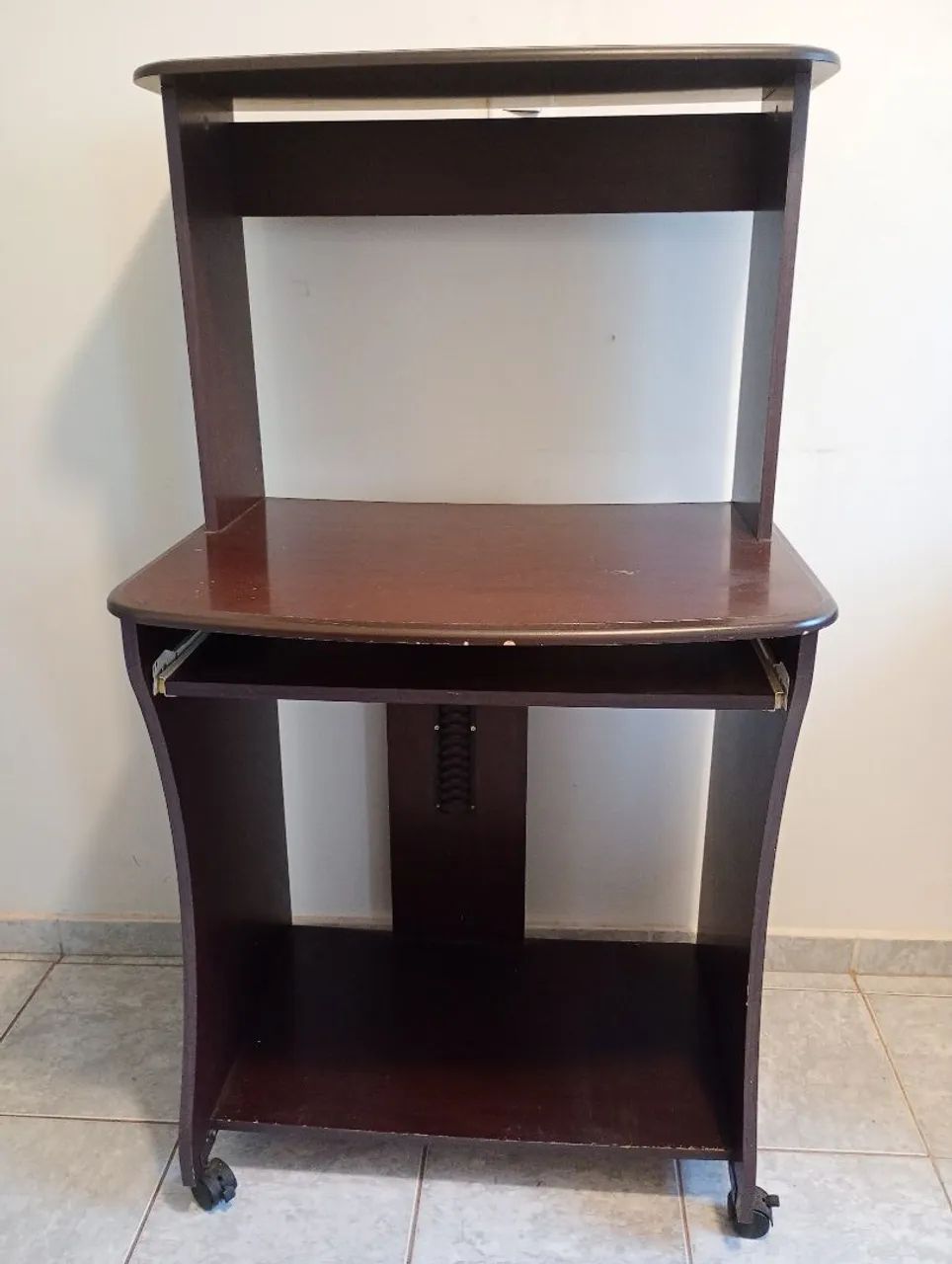 Mesa Computador c/ rodinhas