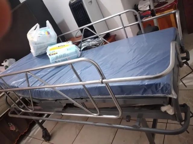 Vende-se cama hospitalar móvel 