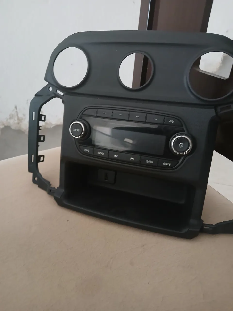 Painel Central Automotivo com Rádio Integrado da S10 2022.