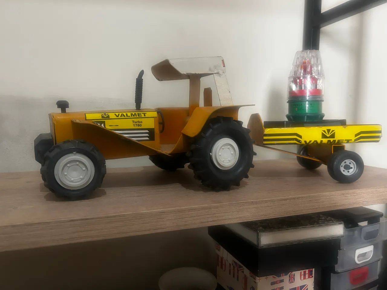 Trator vintage em lata de alta qualidade  - Foto 3