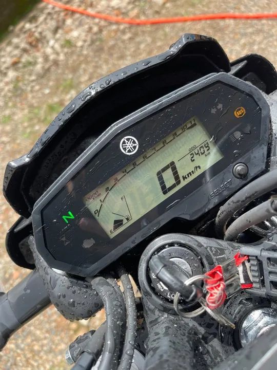 Yamaha FZ25 2024 - Impecável!