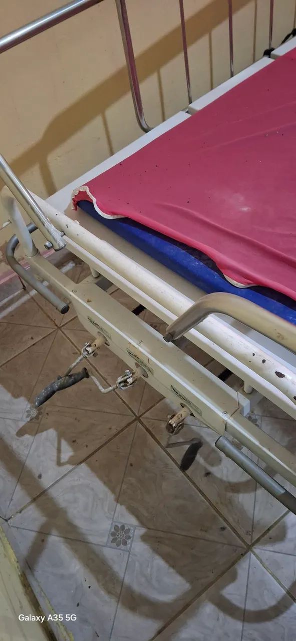 Cama hospitalar sem colchão 
