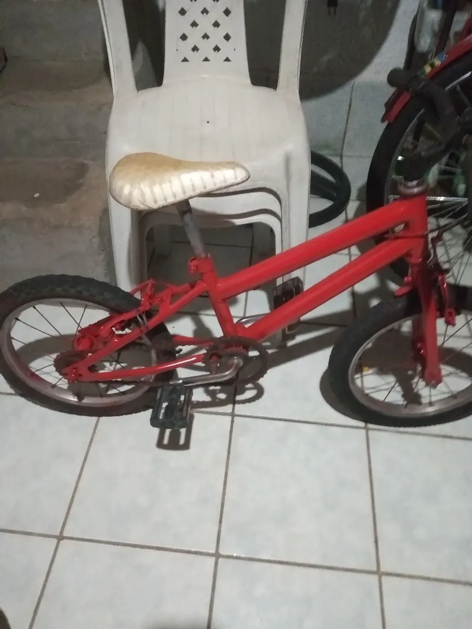 Bicicleta BMX Vermelha - Ideal para Crianças