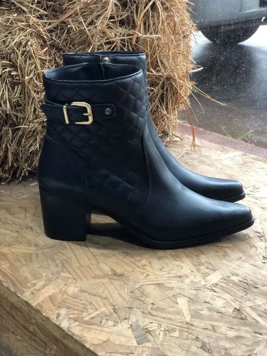 Bota Feminina Arara Brasil - NOVA