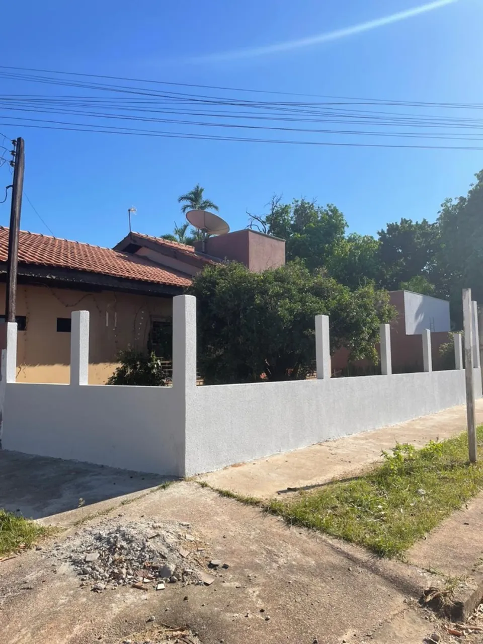 Excelente casa de esquina no Vitória Régia