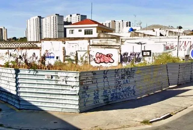 Terreno à venda no Bairro de Pirituba na Avenida Mutinga
