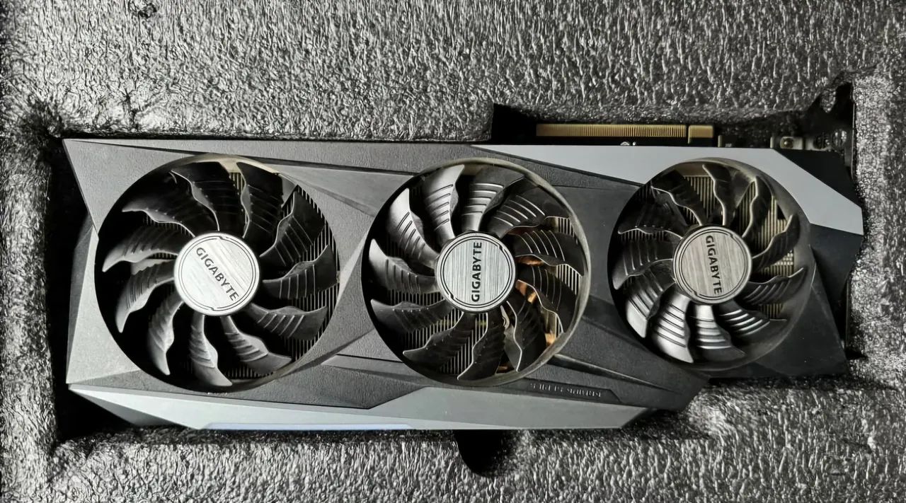 Placa de Vídeo Gigabyte GeForce RTX 3080 GAMING OC 10GB - Foto 3