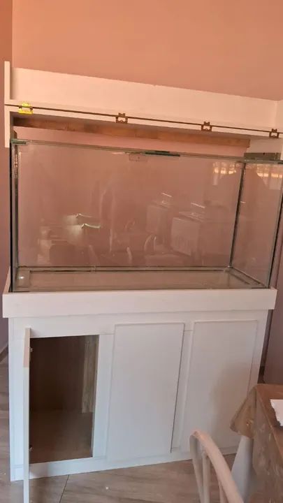 Aquário de vidro  300L com armário - Foto 5
