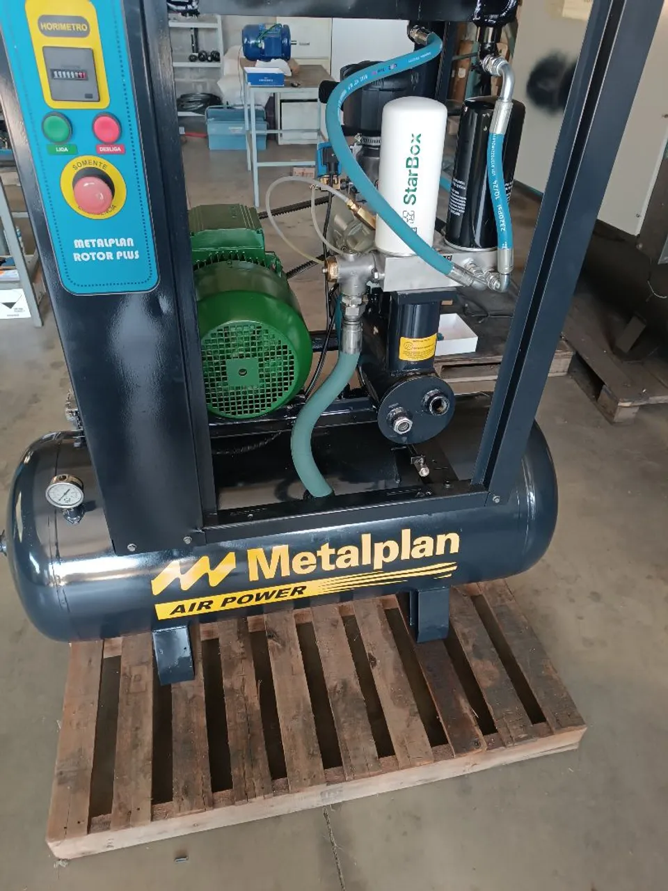 Compressor de Ar parafuso Metalplan 15hp/7,5bar/220v