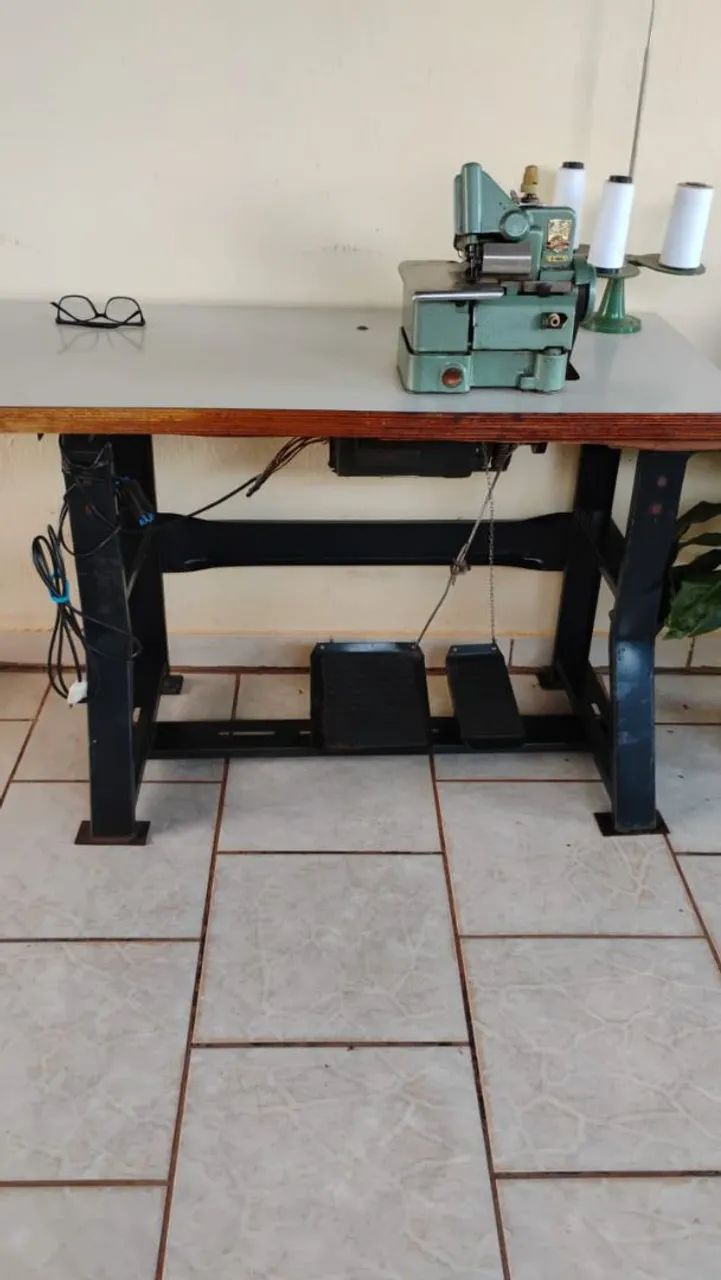 Máquina de Overlock Industrial