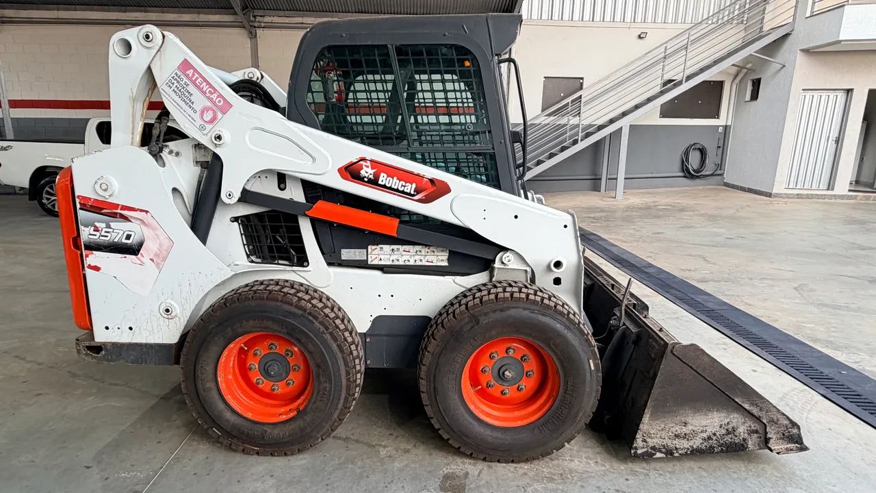Mini Carregadeira Bobcat S570 2019