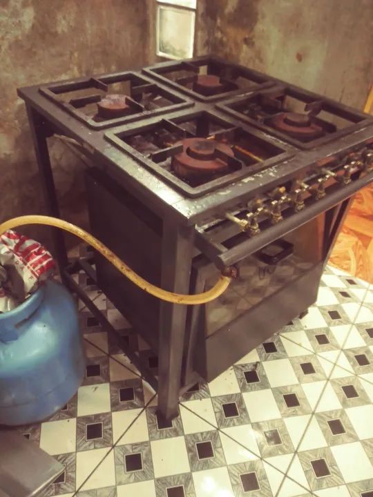 Vendo mil reais fogao a gas com forno falar com erick * - Foto 5