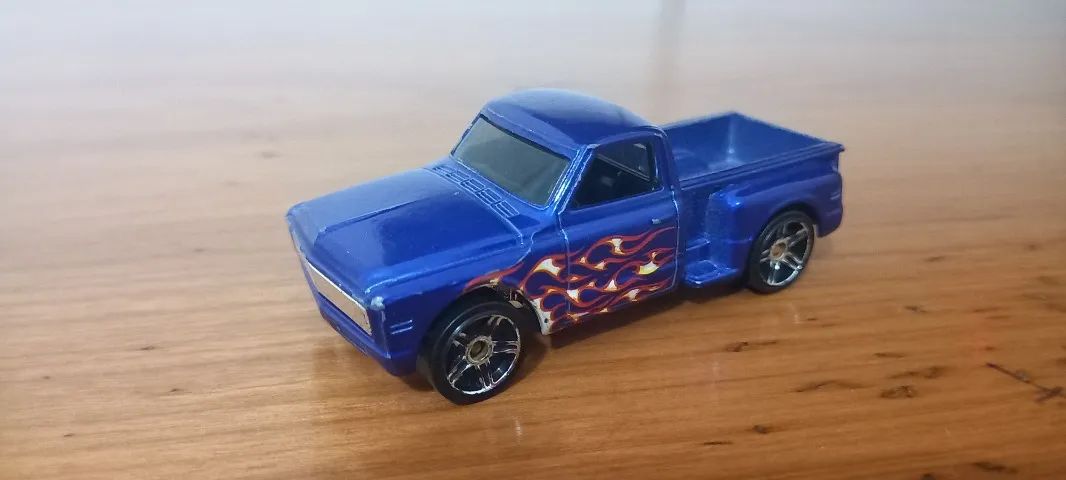 Custom '69 Chevy - 2008 Hot Wheels Team: Hot Trucks 4/4 - Foto 3