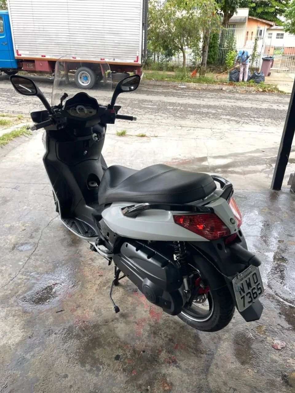 Moto bem conservada