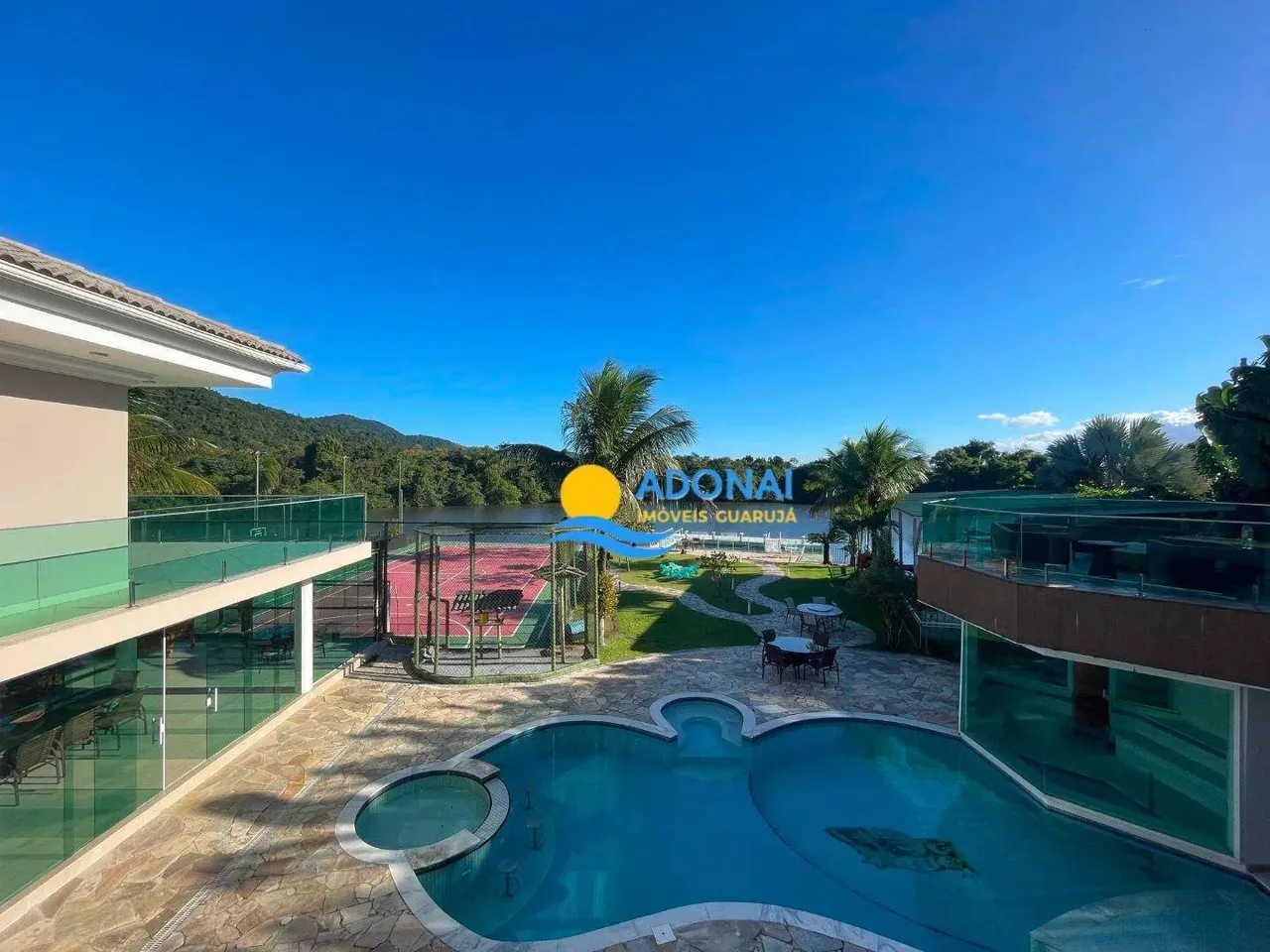 Marina Guarujá, residencia exclusiva com pier virada para o canal e garagem nautica.