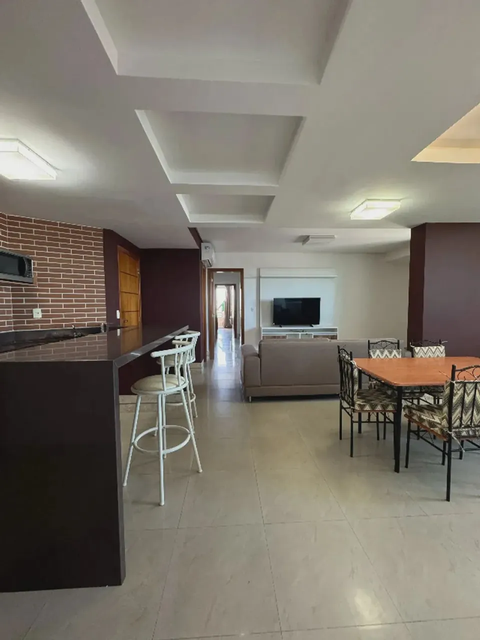 THE SUN. ALUGO APTO MOBILIADO COM 160M2, 3 SUITES, SALA PARA 2 AMBIENTES E 2 VAGAS.