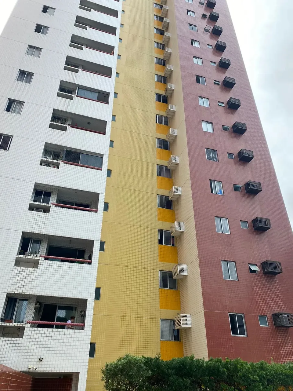 Apartamento de 72 m2, com 3 quartos, suíte, lazer em Torre - Recife - PE
