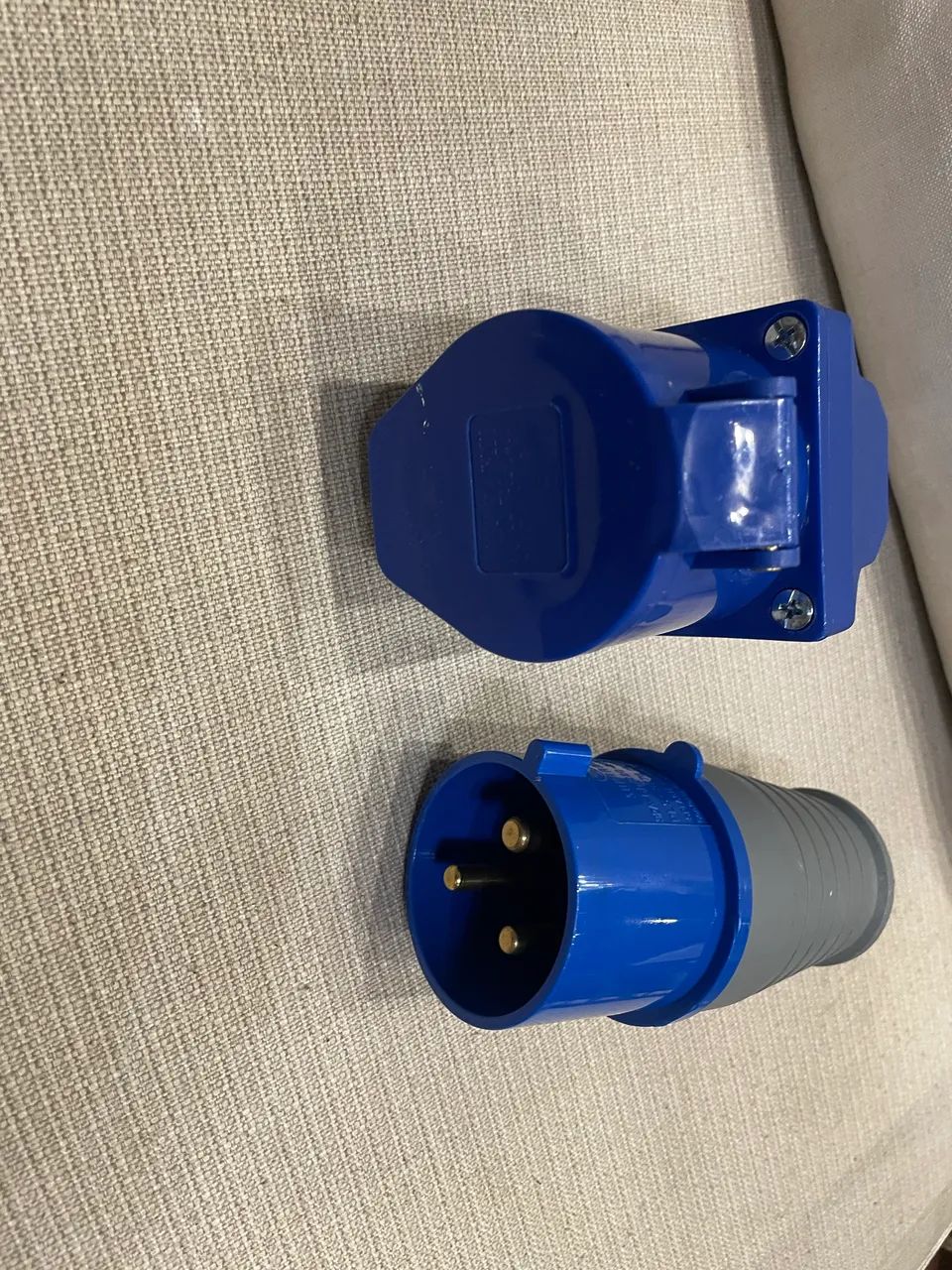 Tomada trifásico 3pinos 32A64842822861569123