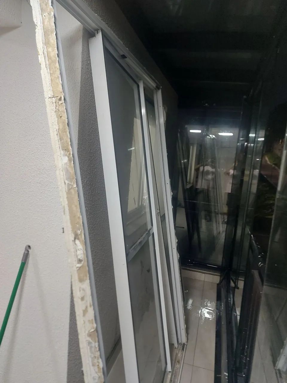 Porta Balcão de aço com batente e moldura - Foto 4