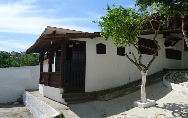 Alugo Casa com Piscina em Saquarema