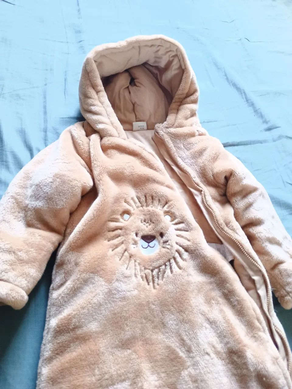 Pijama infantil veste até um ano e meio precisa trocar o zíper 