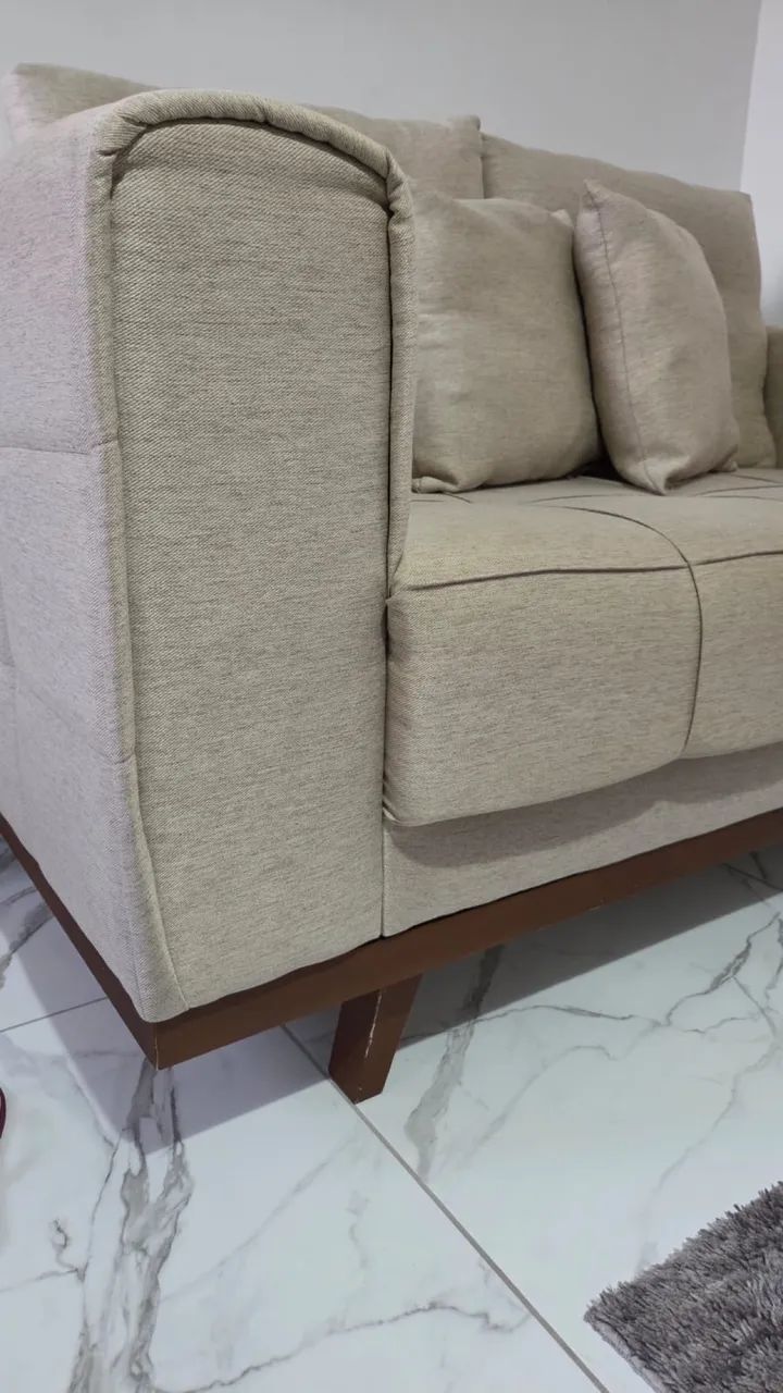 Sofá em linho64717834537345123