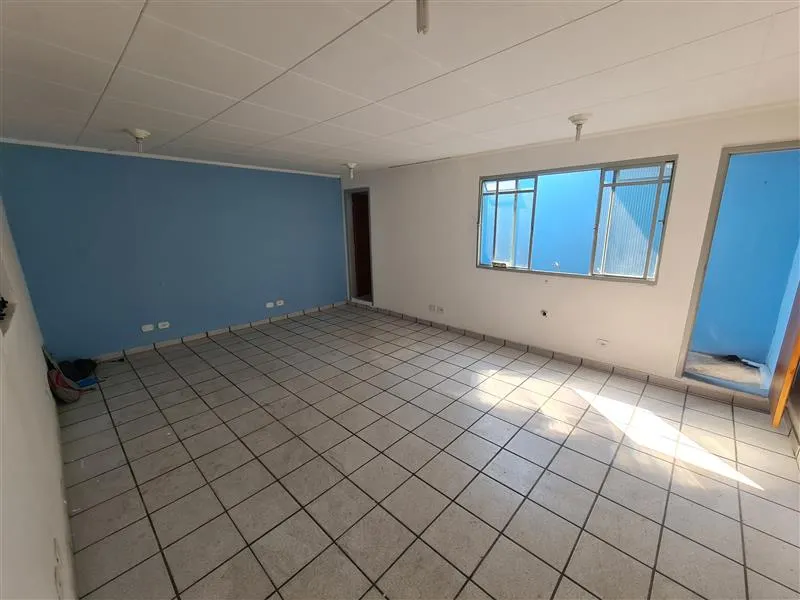 Sala Comercial Penha de França de aproximadamente 32m², com lavanderia e banheiro