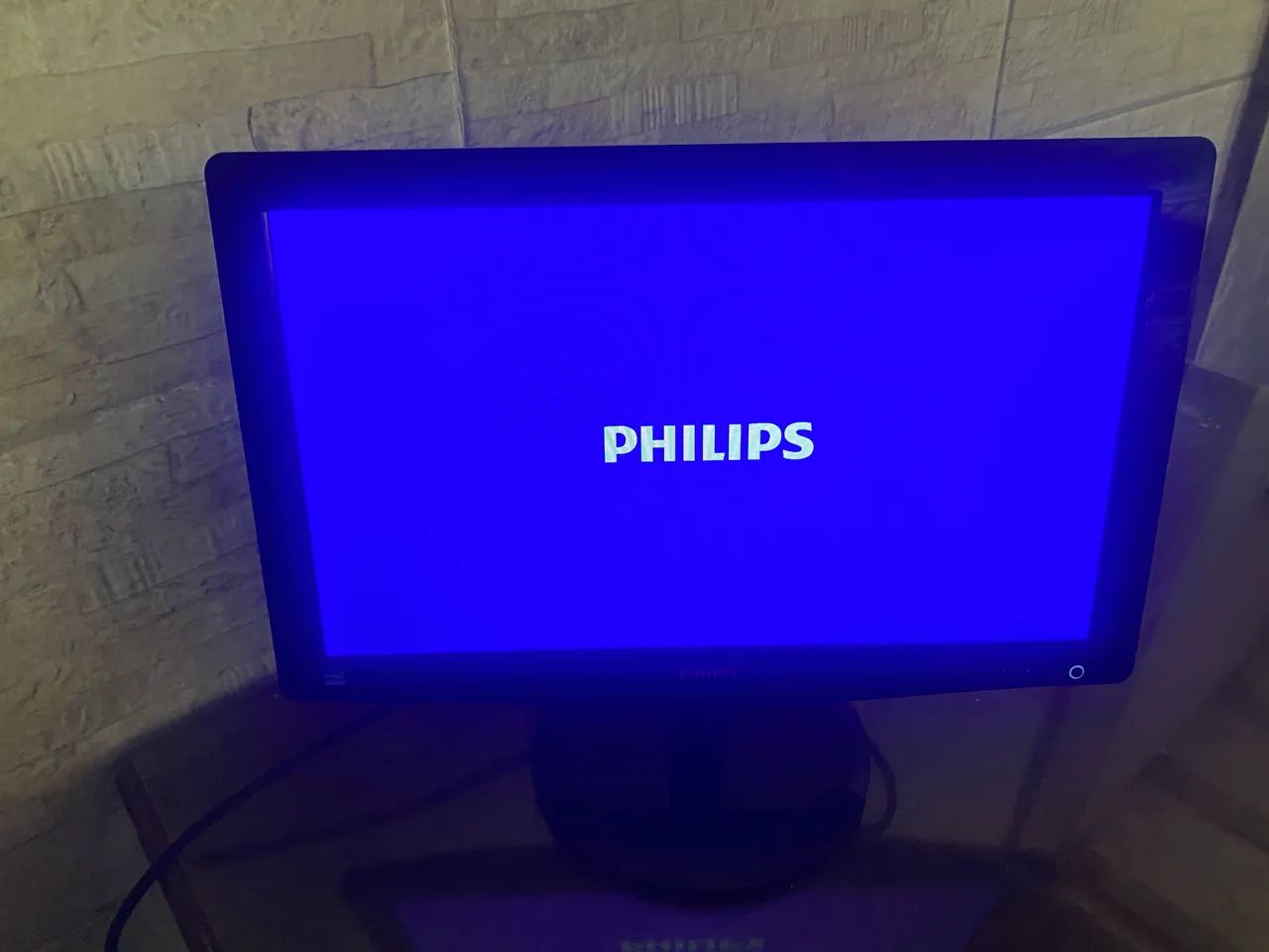 Monitor Phillips 18 polegadas 64312624480257122