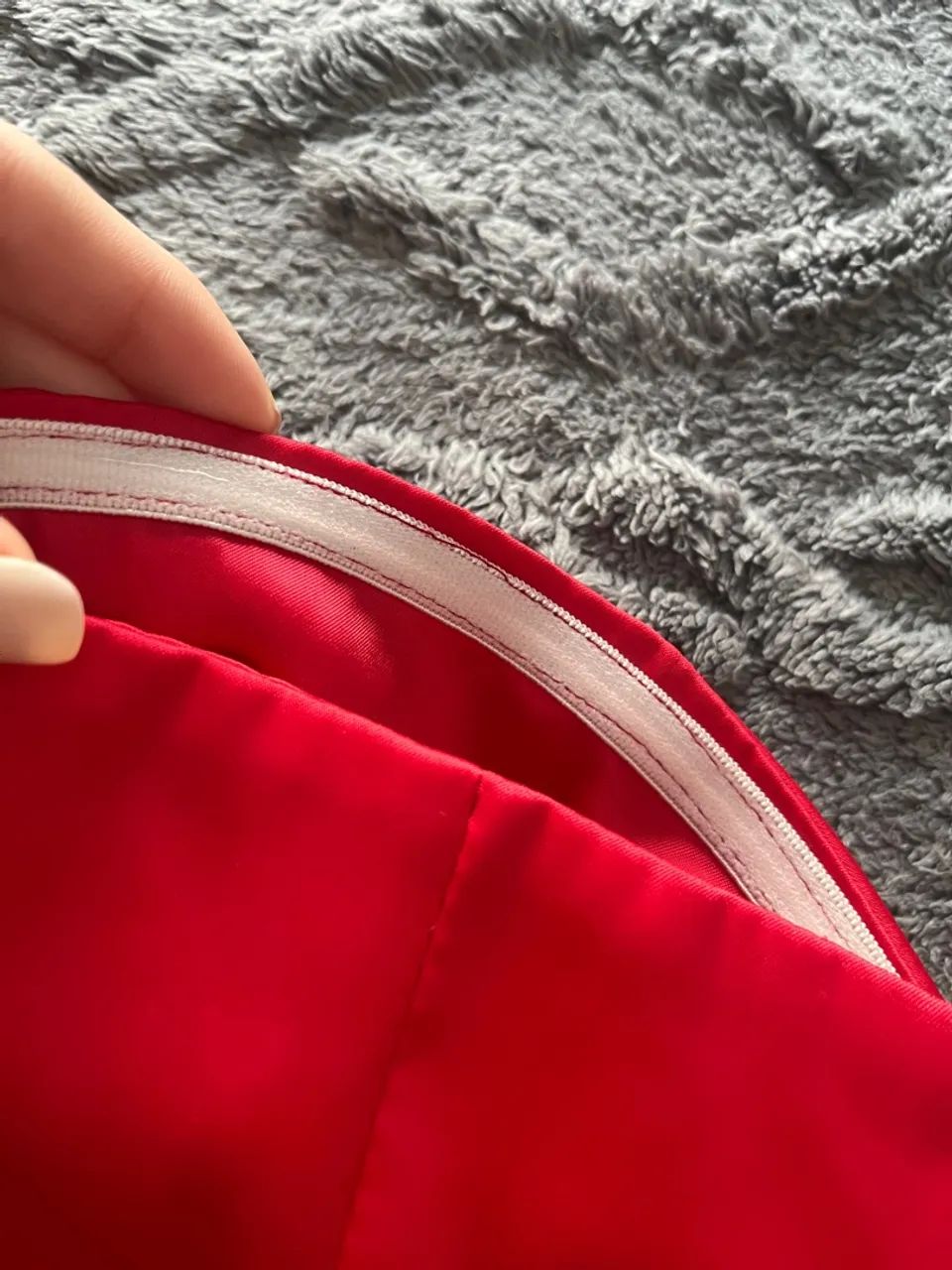 Blusa de Cetim Laço Vermelho - Foto 3