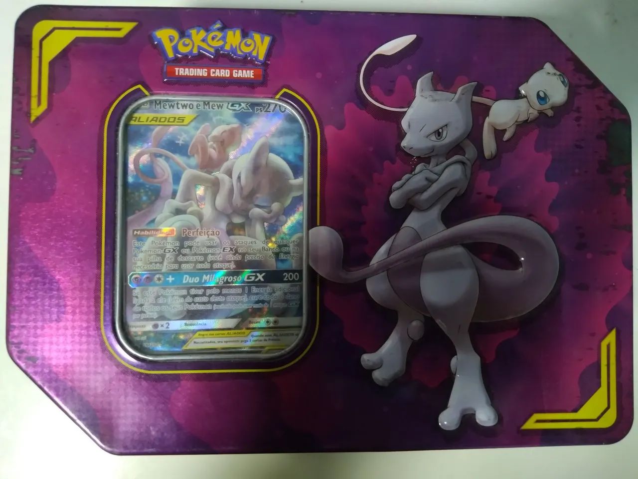 BARALHO DE CARTAS POKEMON +LATA POKEMON