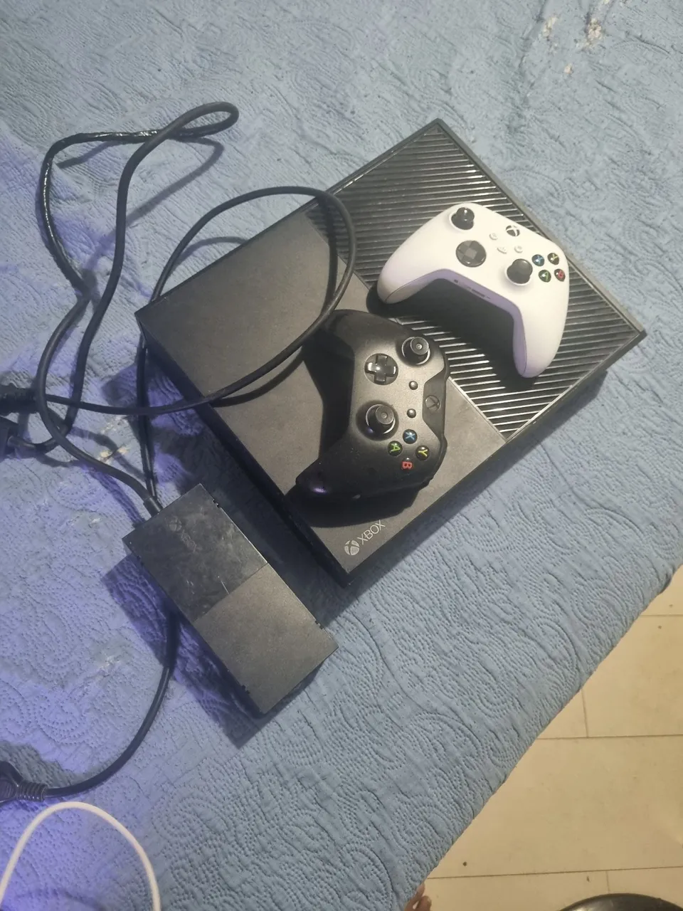 Xbox One com 2 Controles