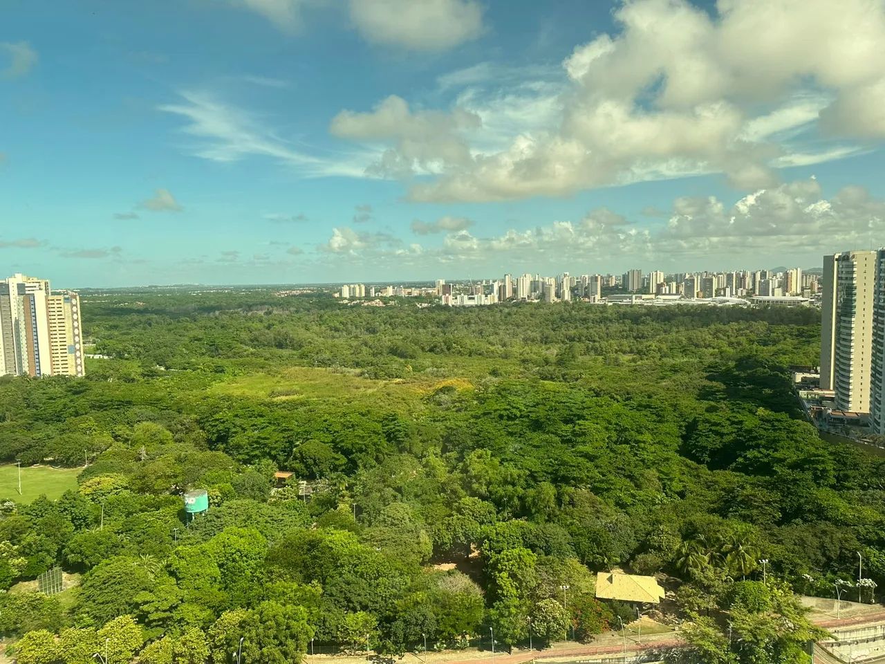 Apartamento Mobiliado de 83m² com Vista Permanente para o Parque do Cocó  Andar Alto e Laz - Foto 2