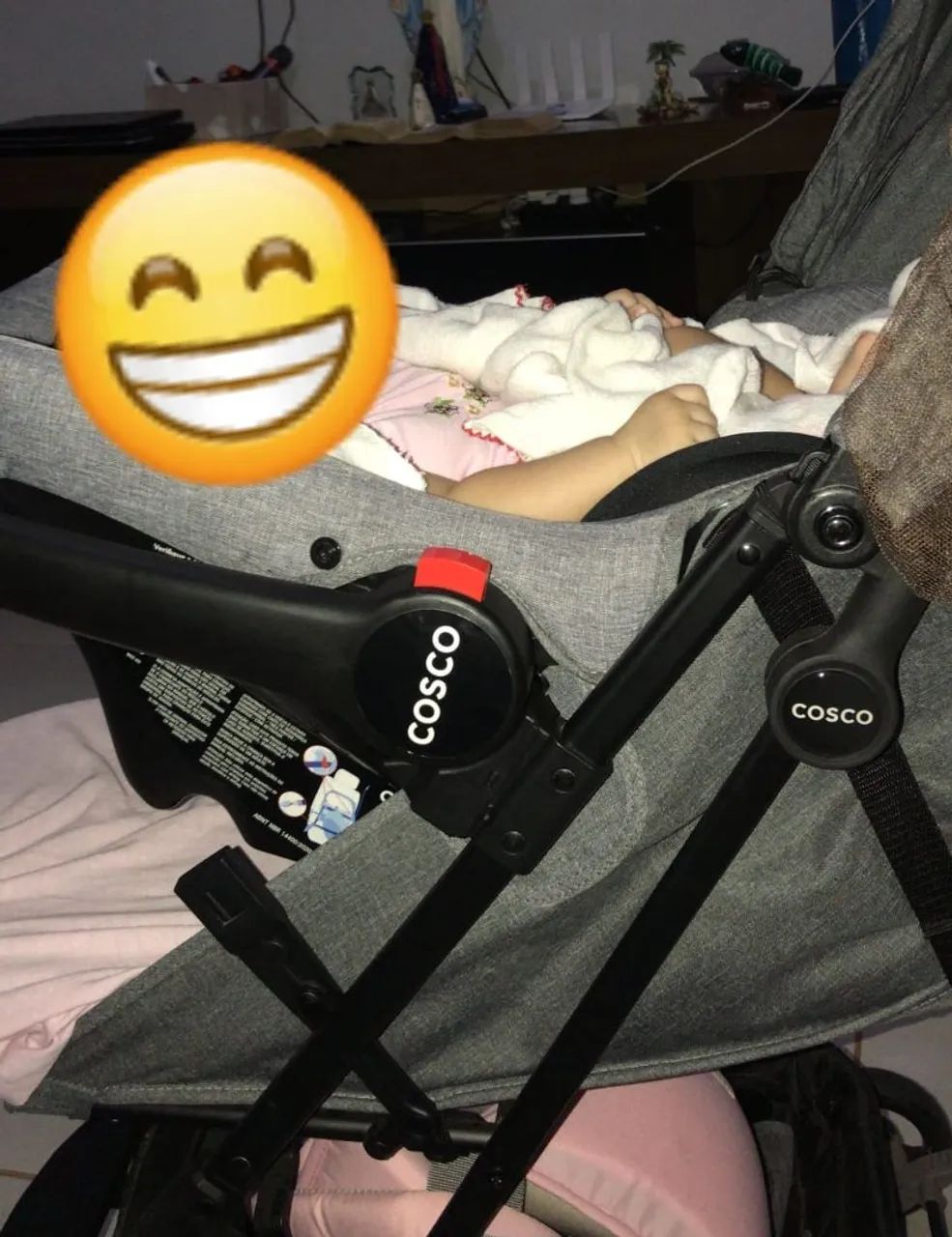 Carrinho, bebê conforto, chiqueirinho, canguru. 