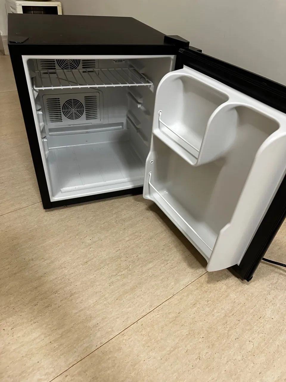Frigobar Blzck Decker 48lts não gela - Foto 3