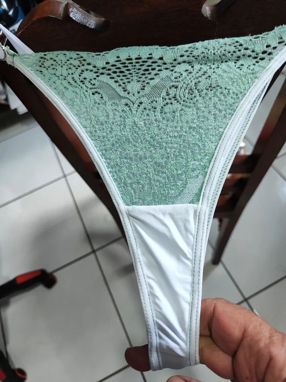 Calcinha fio dental em renda