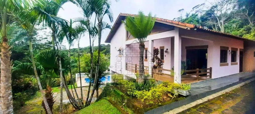 Sobrado com 4 dormitórios à venda no Fazenda da Ilha - Embu-Guaçu/SP