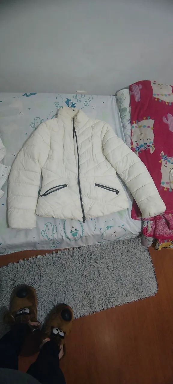 Jaqueta puffer branca feminina