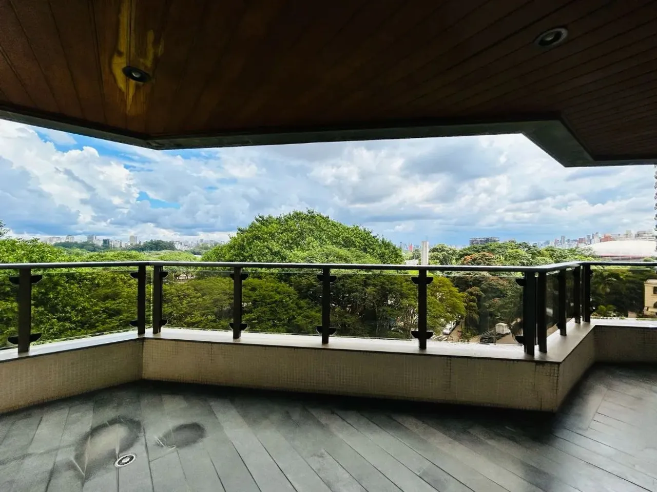 Apartamento tipo para venda com 3 quartos, sendo 3 suítes, 305m²