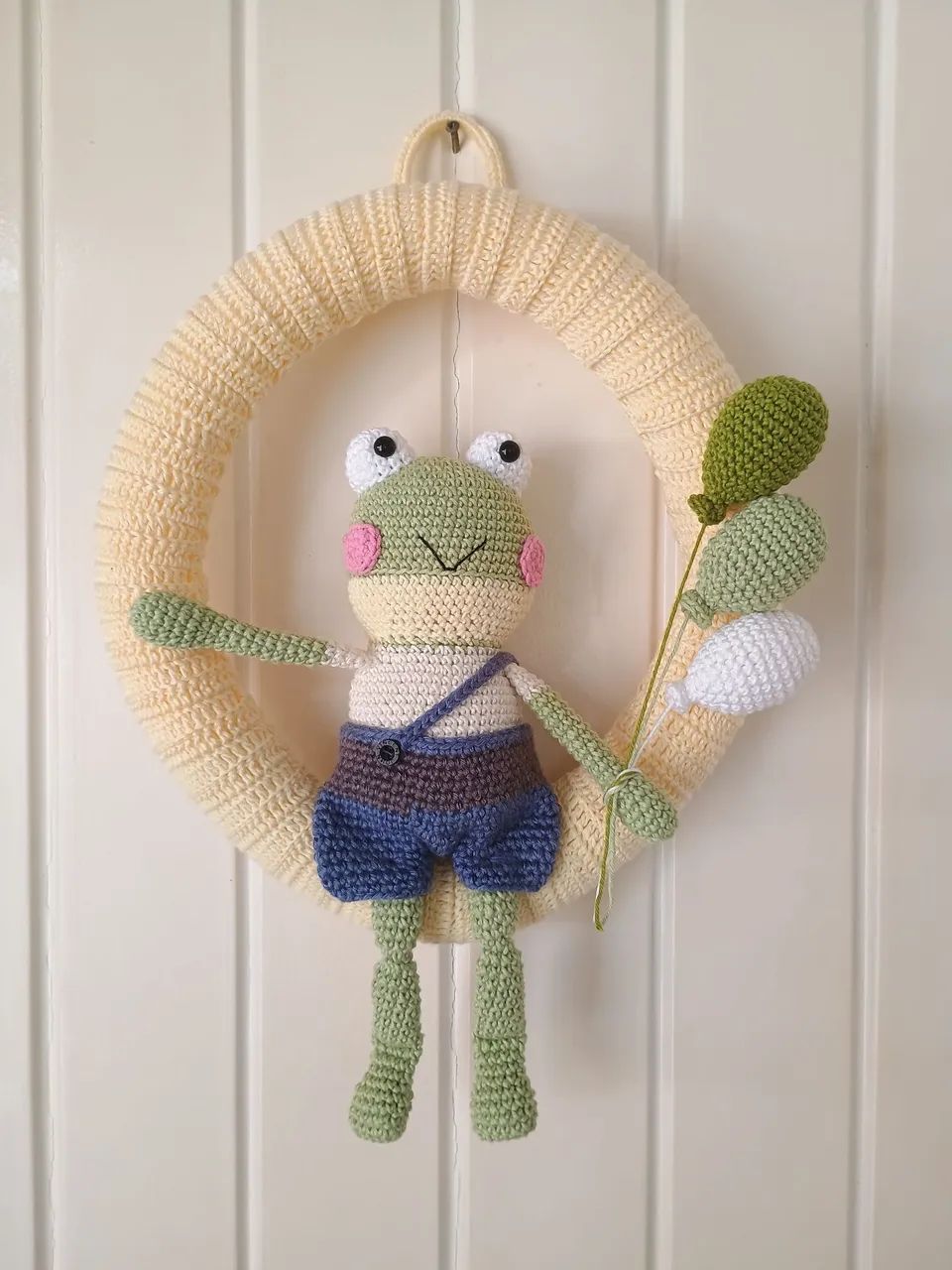 Porta maternidade sapo de crochê com balões - Foto 3