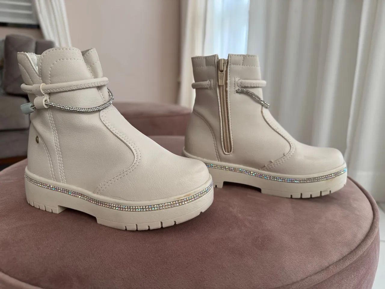 Botas Infantis com Pedrarias - tamanho 27 - Foto 3