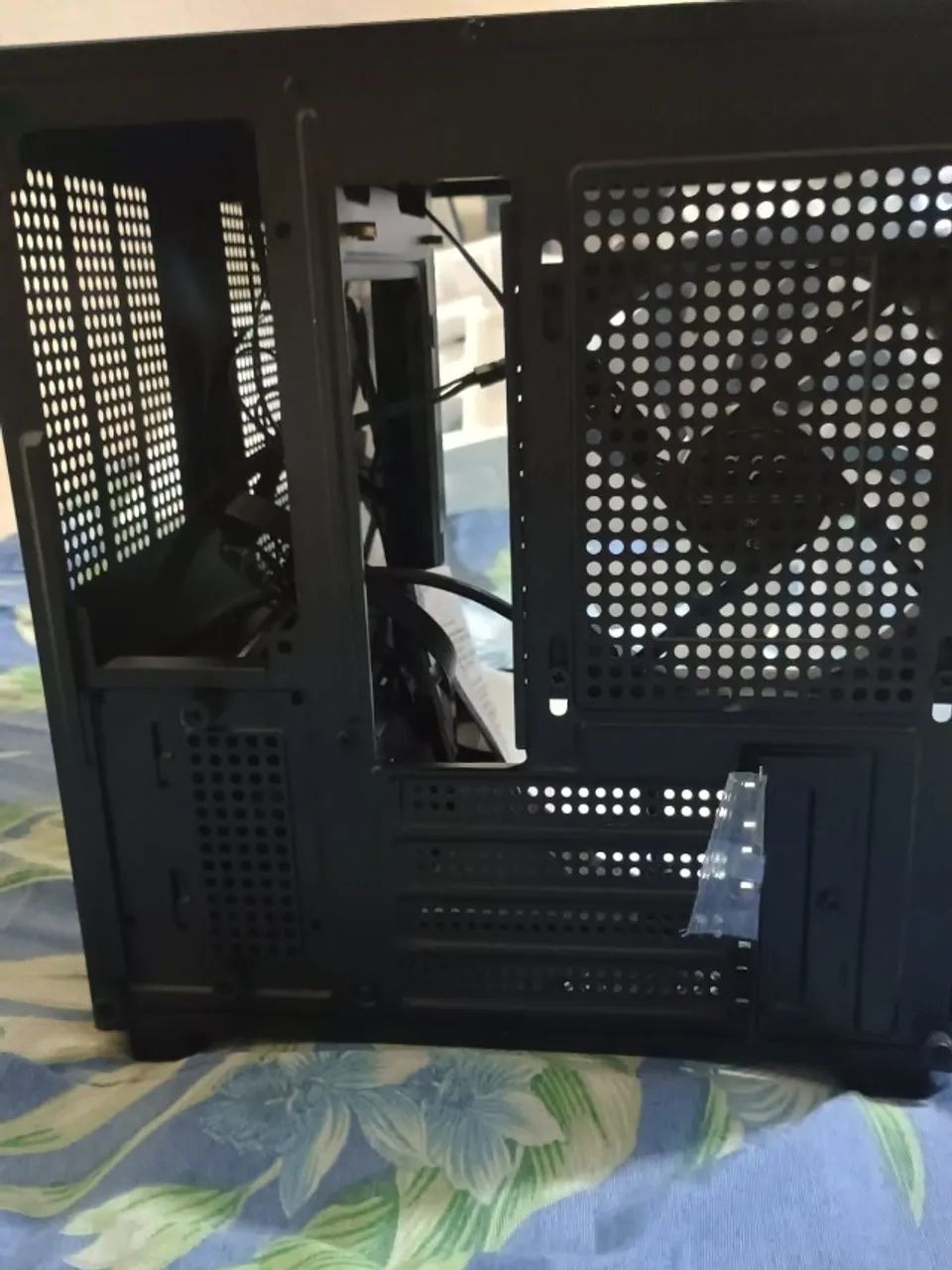 Aigo Luna A275 Gaming Case, Rainbow, Mini-Tower, Glass Side Panel, Includes 3 Fans, Black, A64317902545026122