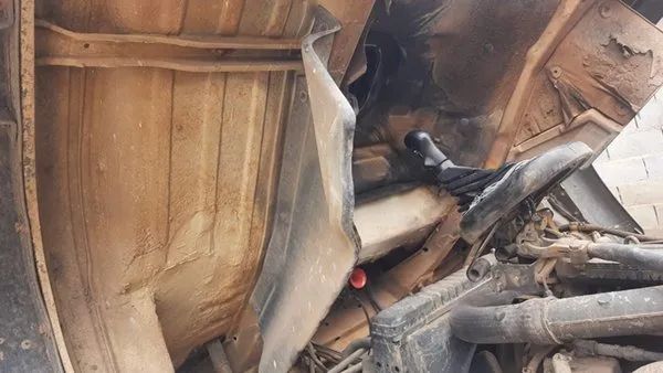 VW 13180 toco 4x2 ano 2004 com caçamba  - Foto 12