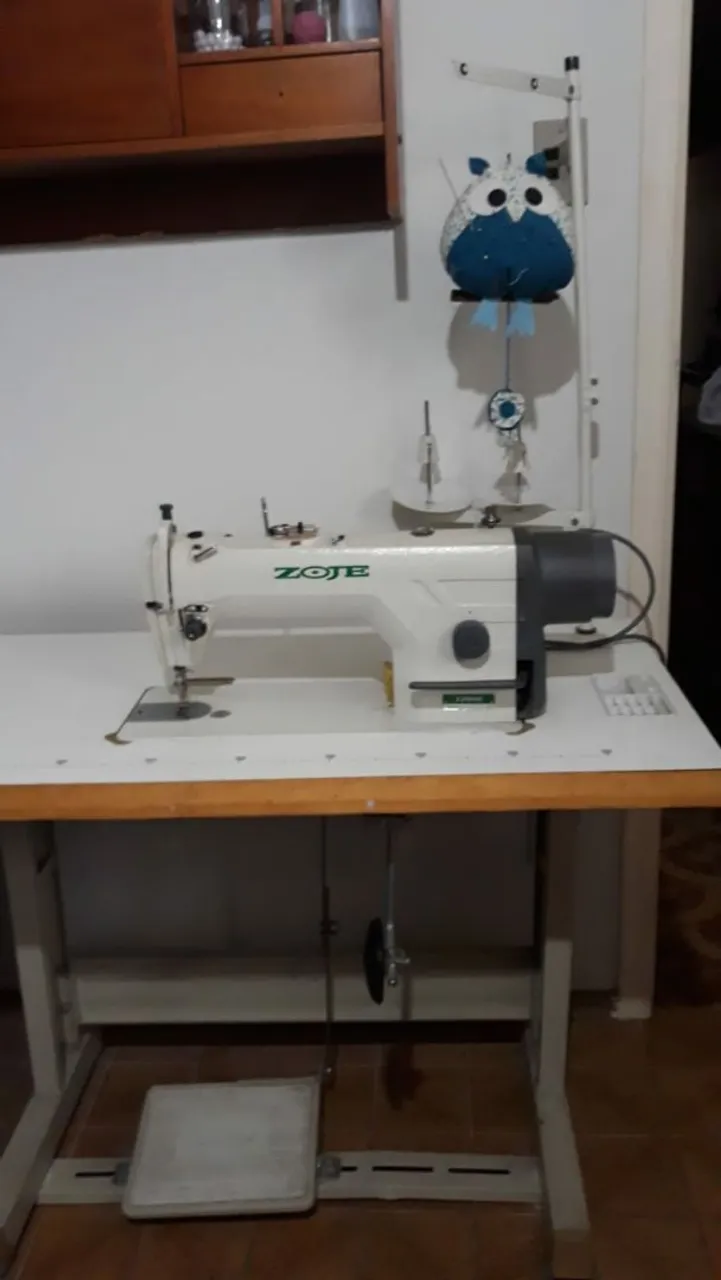Máquina de Costura Industrial ZOJE