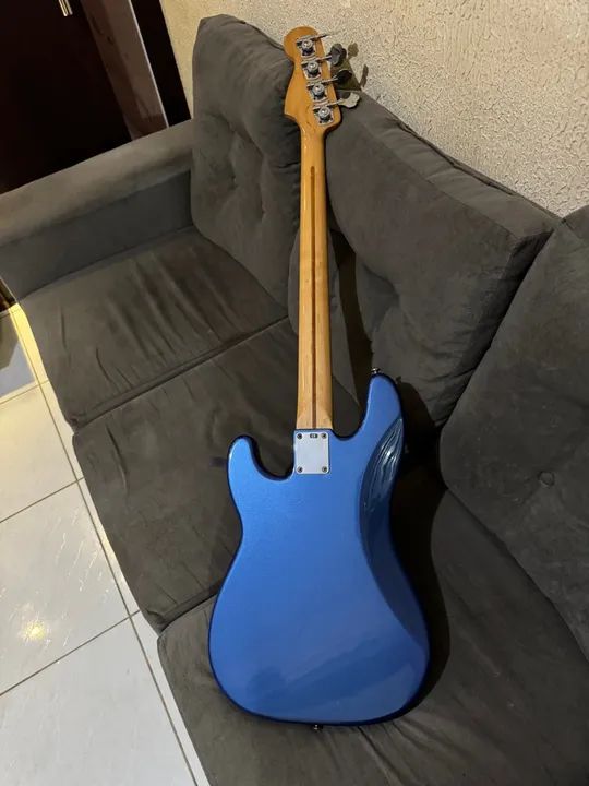 Baixo Fender Precision Bass - Azul Metalizado mexicano 4c 2005