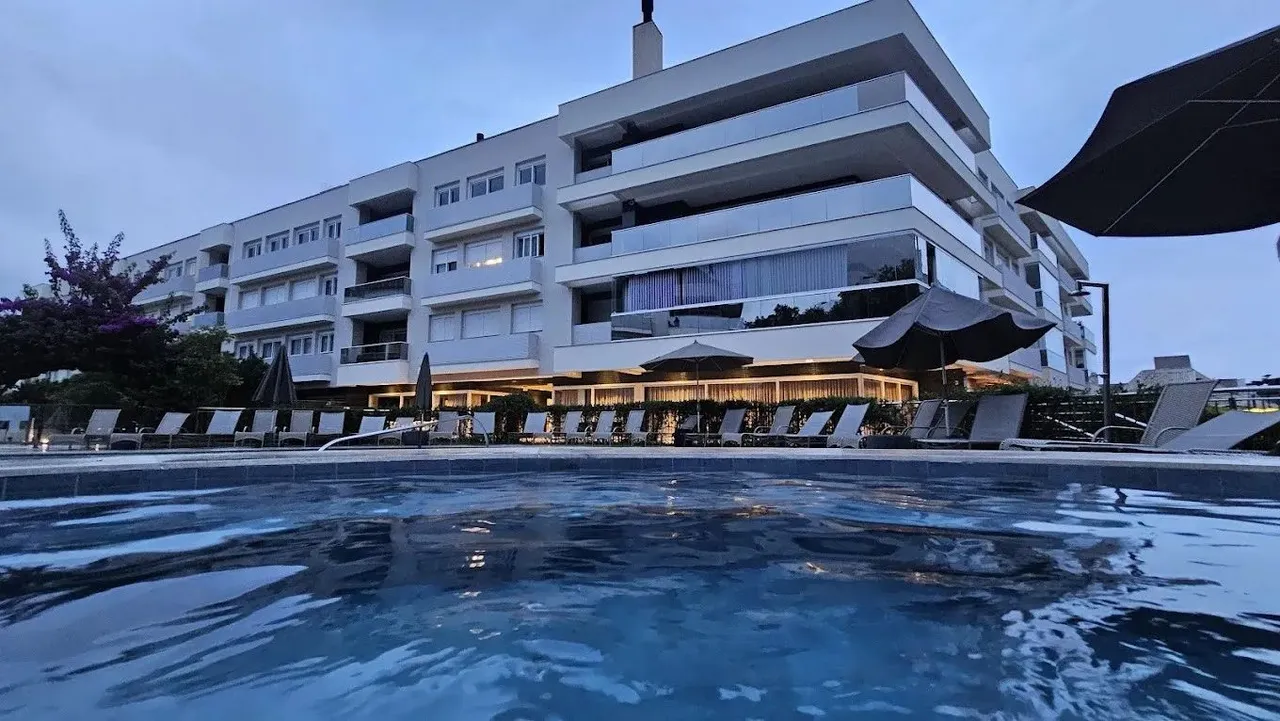 Apartamento para Locação em Florianópolis, JURERE, 3 dormitórios, 2 suítes, 4 banheiros, 3