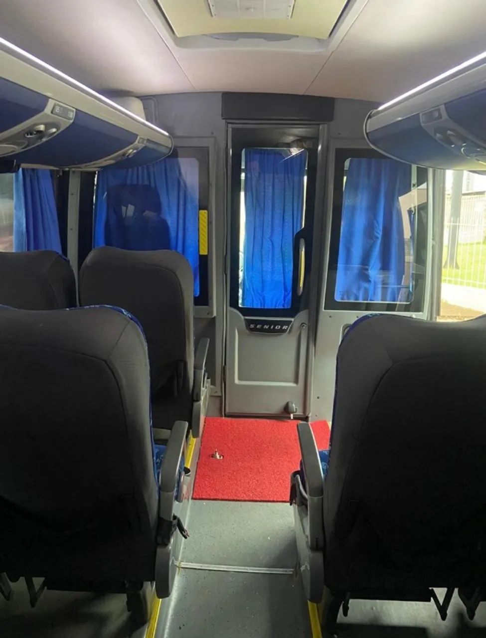 Vendo Micro-ônibus Senior 2013 32 Lugares - Foto 8