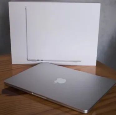 Apple MacBook Air M2 (2022) Apple M2
