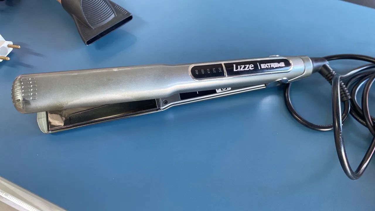 Prancha lizze semi nova 